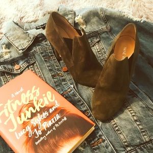 Nine West Nutcracker Green Booties